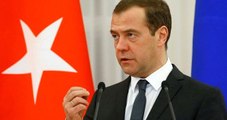 Rusya Başbakanı Medvedev KEİ Zirvesine Katılmak İçin İstanbul'a Geldi