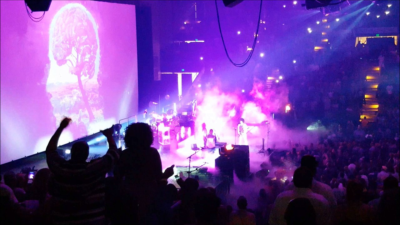 Prince shows Love 4 Baltimore during  display picture 1