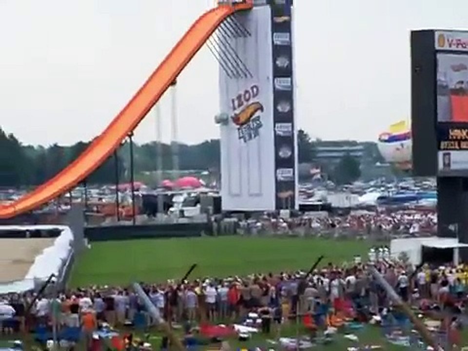 Fearless JUMP by car   Awesome talent   people are awesome   talentdunia.in