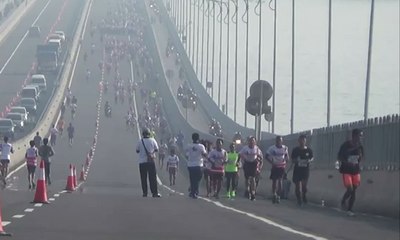 Ribuan Pelari Ikut Fun Run Suramadu 2017