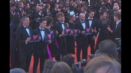 Festival Cannes 2017 : En pleine montée des marches, ils dénoncent les crimes homophobes en Tchétchénie
