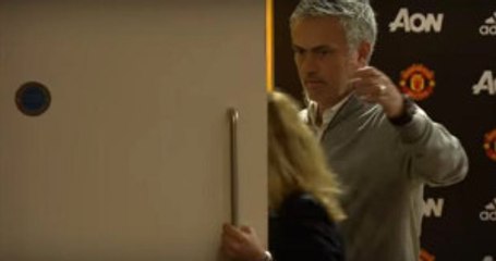 Portekizli Hoca Mourinho, Basın Toplantısından 10 Saniyede Ayrıldı