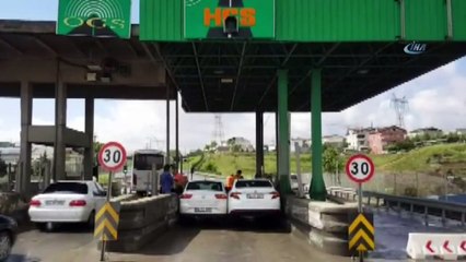 İnatçı Sürücüler Gişelerde Sıkıştı