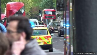 Ambulances responding in London x2 - VW Tiguan uses it's siren but another doesn't
