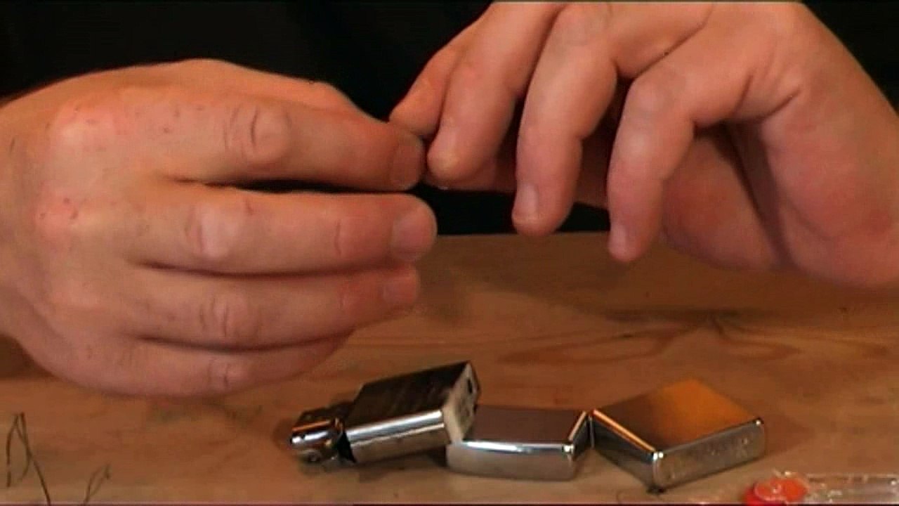 Zippo Трюки с зажигалкой. Maintenance flint
