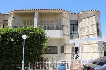 فيلا بقرية الدبلوماسيين 2 بالساحل الشمالى للبيع