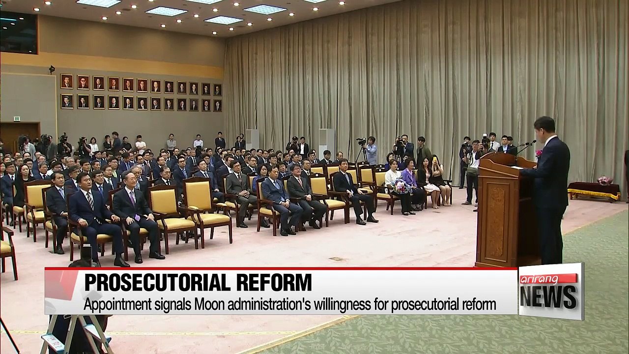 New chief of Seoul Central District Prosecutors' Office Yoon Seok-youl begins first official duty on Monday