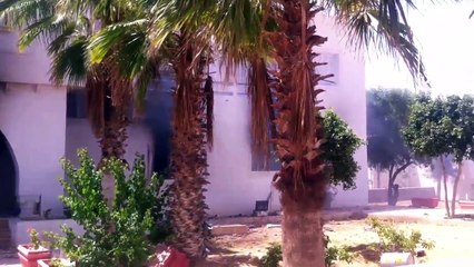 حرق مقري اقليم الحرس الوطني والمنطقة الجهوية للأمن العمومي من قبل محتجين