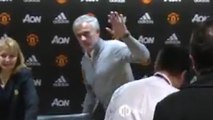 Mourinho não recebe perguntas e coletiva dura 10 segundos. Assista!