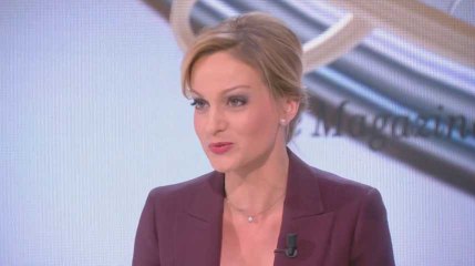 Audrey Crespo-Mara hilare après une blague de Roselyne Bachelot (Vidéo)