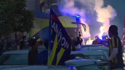 Fenerbahçe, THY Avrupa Ligi Şampiyonluğunu Taraftarıyla Kutladı