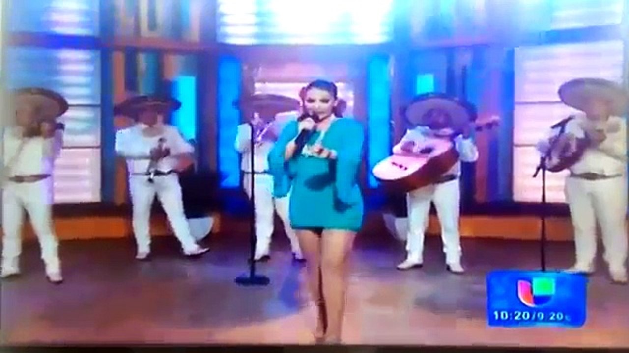 Paty Navidad Se Le Cae Toalla Femenina En Vivo
