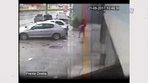 Ladrões roubam porta em Vitória