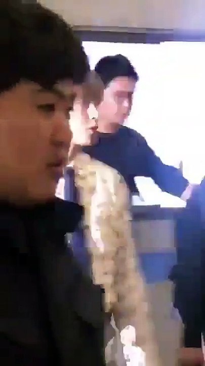 FANCAM] BTS BILLBOARD LAS VEGAS AIRPORT V FOCUS