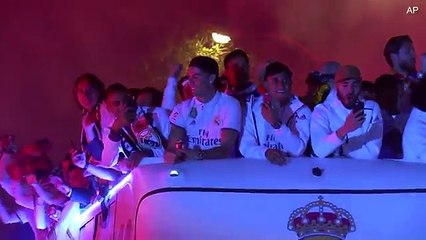 Real Madrid célèbre son 33e titre de liga avec des milliers de fans