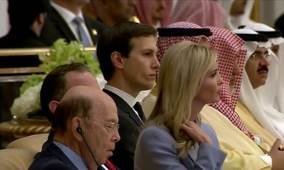 Menteri Perdagangan AS Tertidur Saat Donald Trump Berpidato