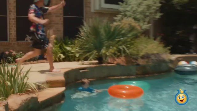 GIANT Inflatable Shark, Water Balloons Fight & Pool Tricks w_ Water Toys Family Fun Video for Kids-Ic_ZQWWw