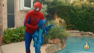GIANT HULK EGG SURPRISE TOY OPENING w_ Spiderman vs HULK & Marvel Superheroes Toys in Fun Kids Video-cgN5Fj