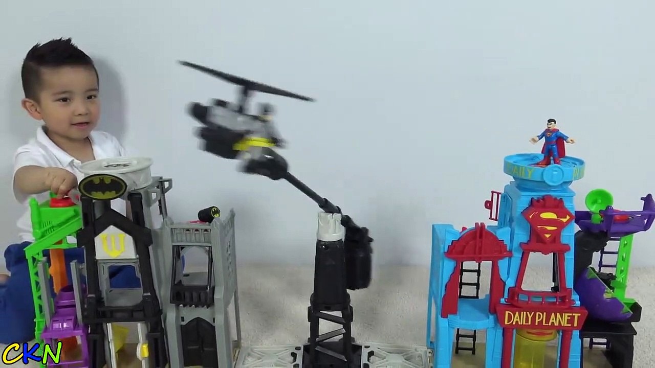 Epic Batman Superman Fight Super Hero Flight City Playset Unboxing With Ckn Toys-6qasmTvx