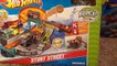 Hot Wheels Stunt Street City Playset with Launching Pizza Toy Review-sfUU