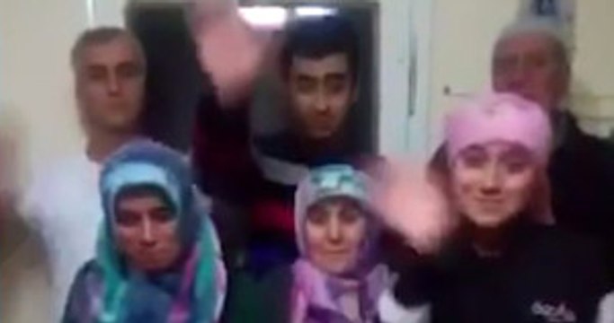 Genç Öğrencinin İngilizce Ödevi Videosu Paylaşım Rekorları Kırıyor
