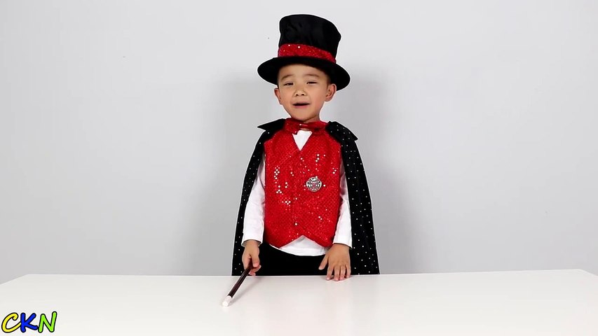 The Gummy Magician Turning Gummy Candy Into Giant Gummy Kids Magic Show Ckn Toys-MCsMlLPg