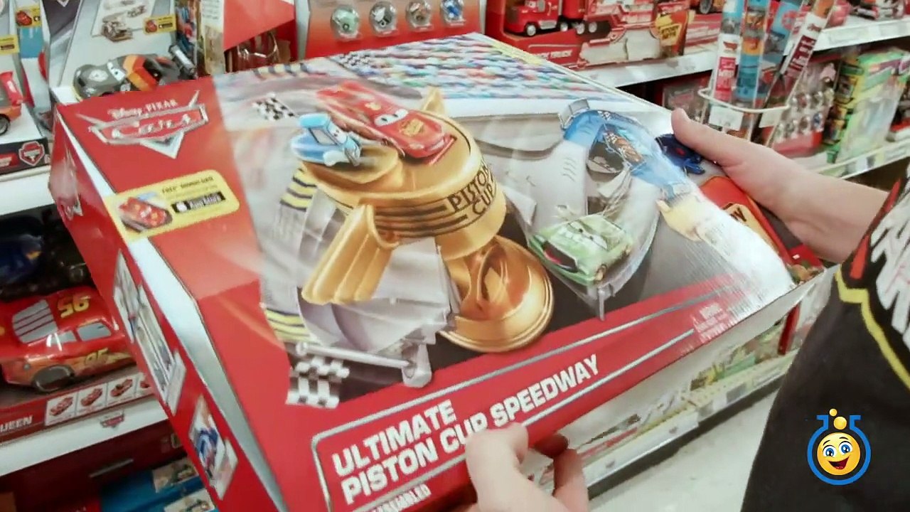 Hot Wheels Split Speeders Blade Raid Track Set & Disney Cars Toys Lightspeed Loopin' Launcher-y