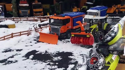 BRUDER toys SNOW tractor crash! Video for kids-_K4ART