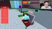 TURNING INTO THE HULK IN ROBLOX-lO_zVgZ7
