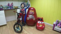 GIANT EGG SURPRISE TOYS Glowing Disney Cars Lightning McQueen PowerWheels Ride On Car & Bicycle-zC-8c