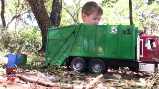 Garbage Truck Videos For Children l Spider-Man Plays With Little Boys Bruder Trash Truck & Dinosaur-WM4N