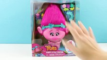 Trolls Poppy Style Station and Pink Fizz Makeup Case with Surprises-YQ9eomT