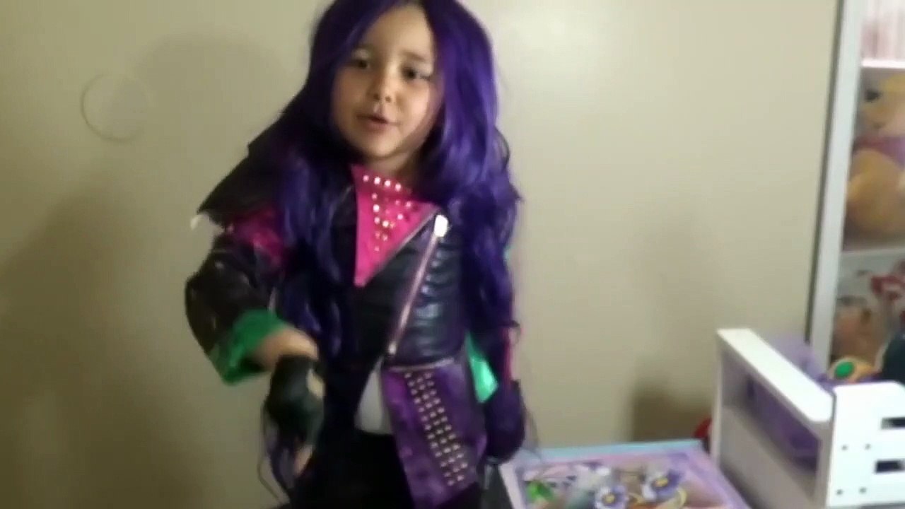 7 Halloween Costumes Disney Dress Up Minnie Mouse Mal Dory  Alice in Wonderland-ew5mVuW