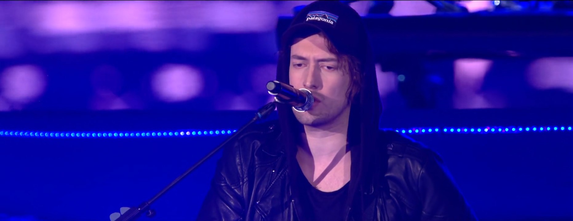 'Armin Only' Live From The Johan Cruijff Arena - Kensington - Heading up high