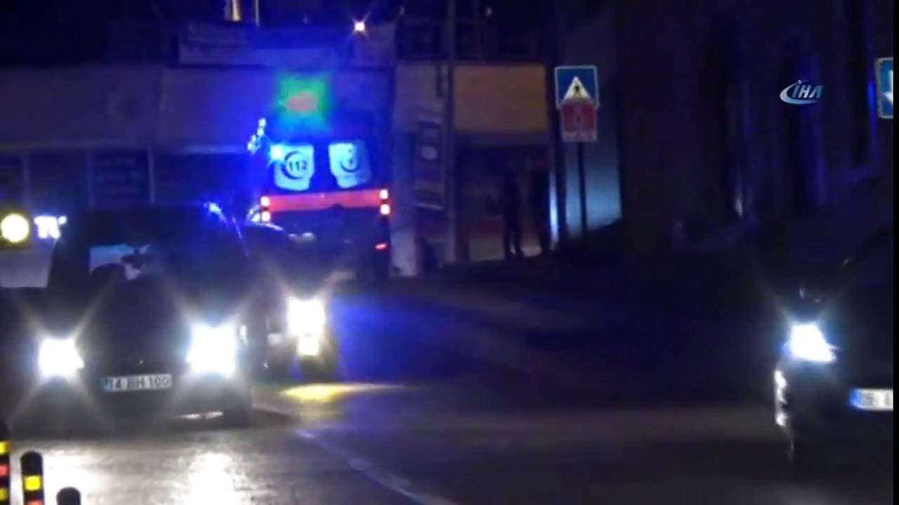 Alkollü Sürücü Kasap Dükkanına Çarptıktan Sonra Takla Attı