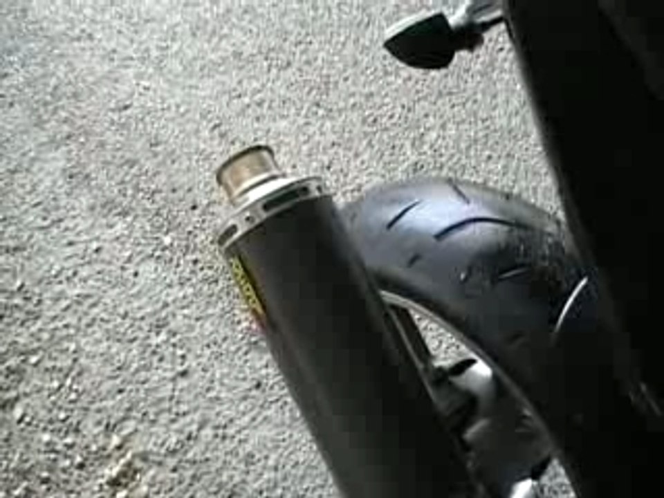 z750 k7 son pot mivv oval carbone