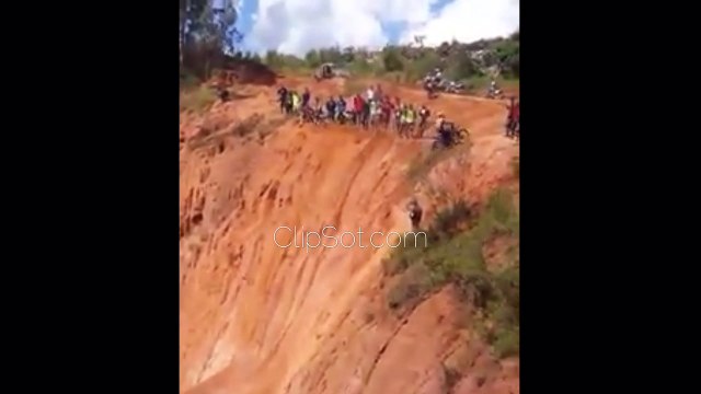 15 meters high motor racing -15メートルの高いモーターレース - 15 मीटर ऊंची मोटर रेसिंग