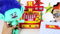 Trolls Branch Eating Mc Happy Meal with Poppy, PJ Masks Romeo Steals Play-Doh Surpris