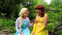 Frozen Elsa & Spiderman POOL KISS! w_ Pink Spidergirl Joker Anna Catwoman  PRANK! Superhero Fun  -)-cwI