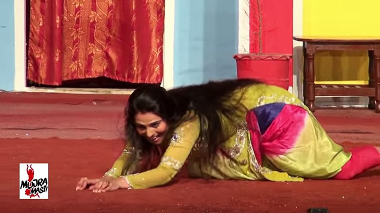 SEXY PAYAL CHAUDHRY || AISE PYAR DE NUT VICH