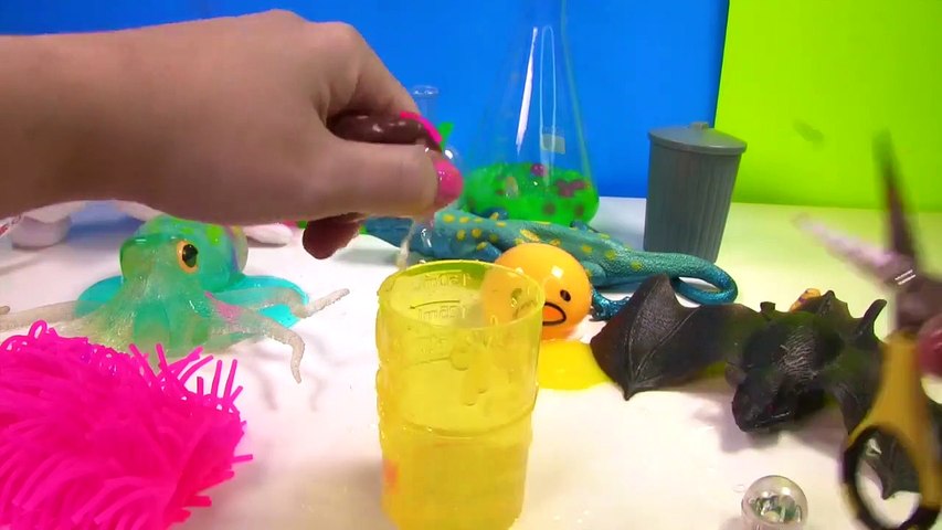 Cutting Open Squishy Toys to See What is Inside of Bat and Poop _ Fizzy Toy Show-Ck5