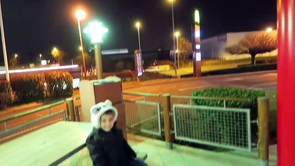 VLOG - Aire de Jeux Ronald Land - Fun indoor McDonald's-z