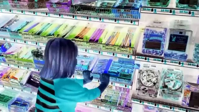 Bash Pumpkin! Smash chocolate pumpkin! Halloween Candy review _ Kid Candy Review _ Babyteeth4-uQ