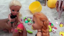 CRAB Encounter! Toddlers ELSA & ANNA at Beach - Afraid of CRABS - Mystery Treasure - Shopkins-Nsu0r