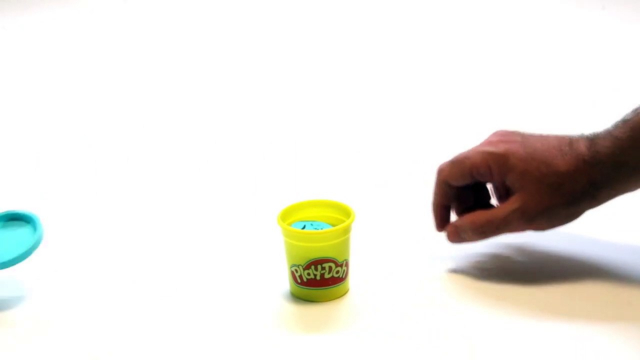 Trolls Poppy playing guitar Play Doh Stop Motion animation claymation-MslrcHJ