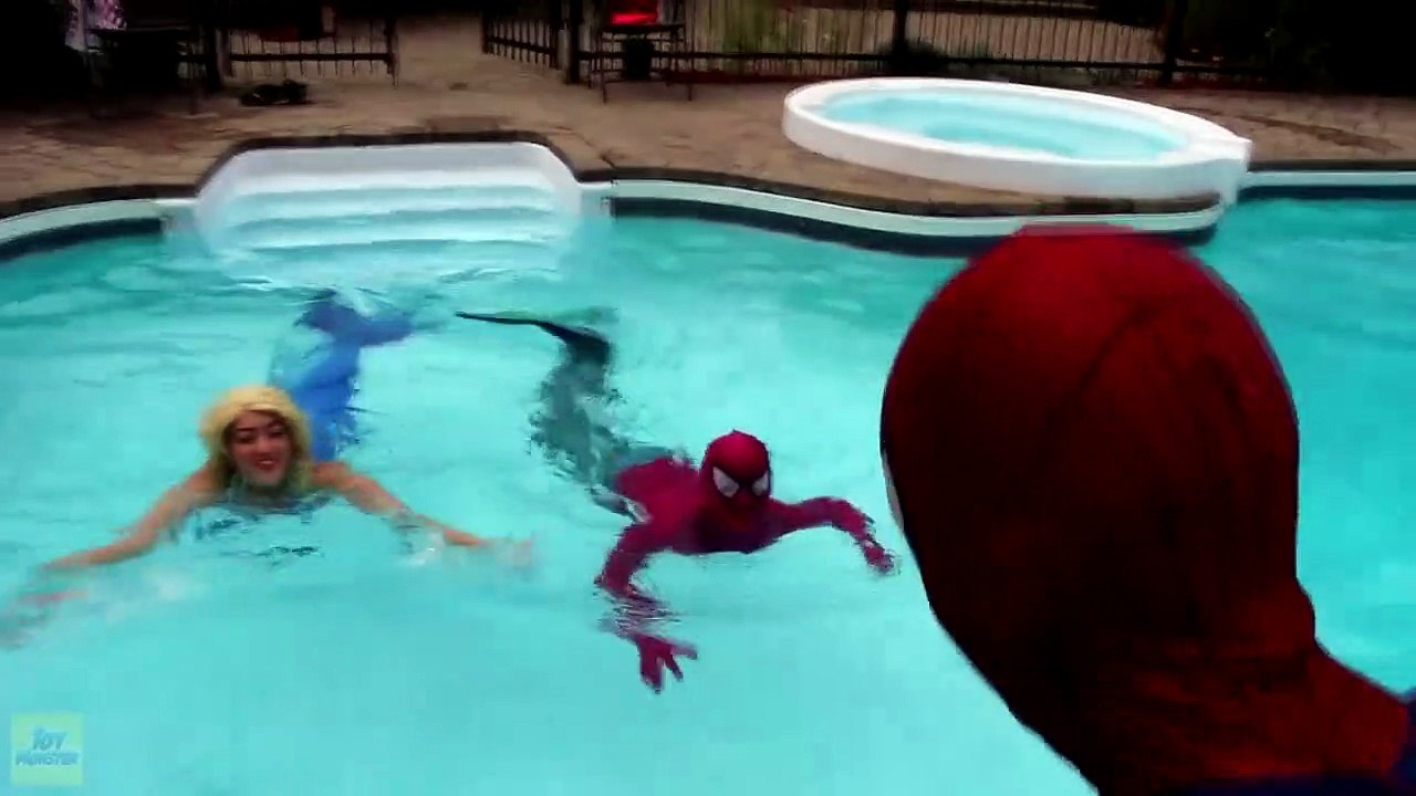 Frozen Elsa's POOL UNICORN! w_ Spiderman Pink Spidergirl Joker Princess Anna Batman Superhero Fun-5