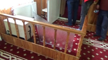 Cami Hırsızları Kamera Kayıt Cihazını da Çaldı