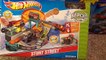 Hot Wheels Stunt Street City Playset with Launching Pizza Toy Review-sfU