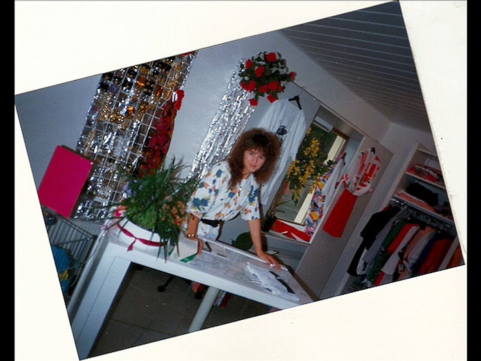 EMANUELA auf MAGIC PE RECORDS mit dem Titel 'EIN PUEPPCHEN AUF EWIGKEIT' Vö 2004