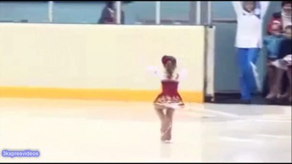 Tải video: Amazing skate by Small girl _ Doing ice skating _ Fantastic one _  Must watch  _